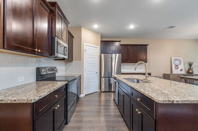 531 Cherry Hills Road, Red Oak, TX 75154