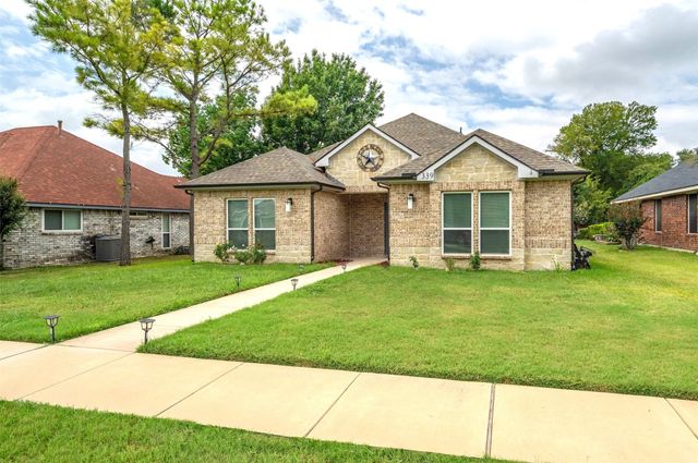 339 S Stewart Avenue, Lancaster, TX 75146