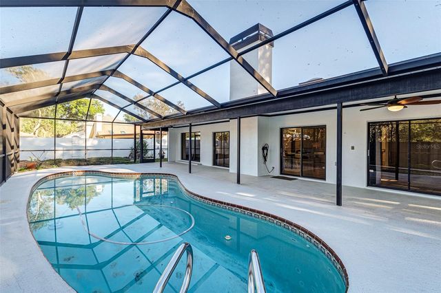 6308 N QUEENSWAY DRIVE, Temple Terrace, FL 33617