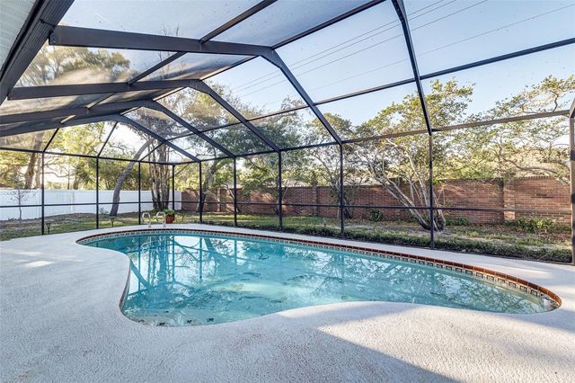 6308 N QUEENSWAY DRIVE, Temple Terrace, FL 33617