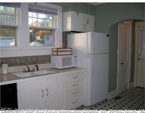 141 W Ocean AVE, Norfolk, VA 23503