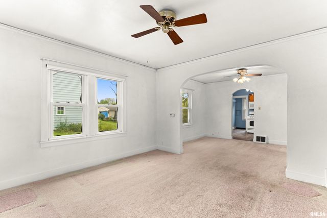 581 ROOSEVELT Street, Creve Coeur, IL 61610