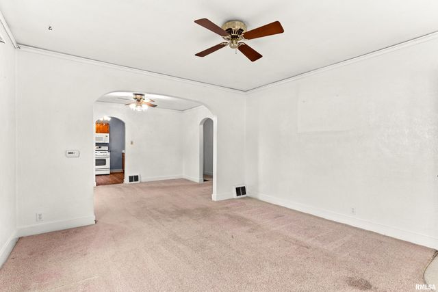 581 ROOSEVELT Street, Creve Coeur, IL 61610