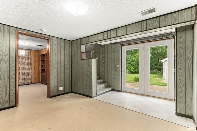 581 ROOSEVELT Street, Creve Coeur, IL 61610