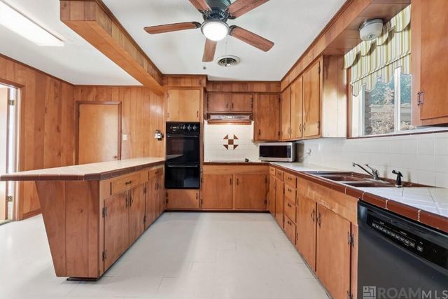 780 Sherwood Forest Blvd, Baton Rouge, LA 70815