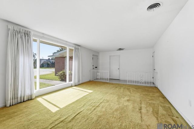 780 Sherwood Forest Blvd, Baton Rouge, LA 70815