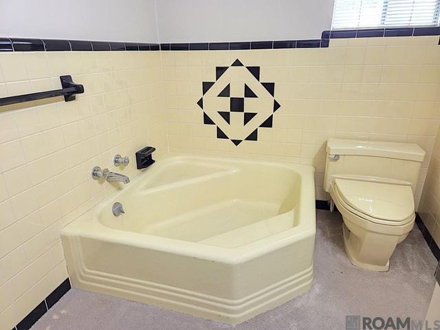 780 Sherwood Forest Blvd, Baton Rouge, LA 70815