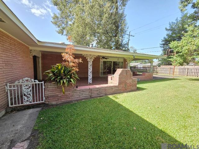 780 Sherwood Forest Blvd, Baton Rouge, LA 70815