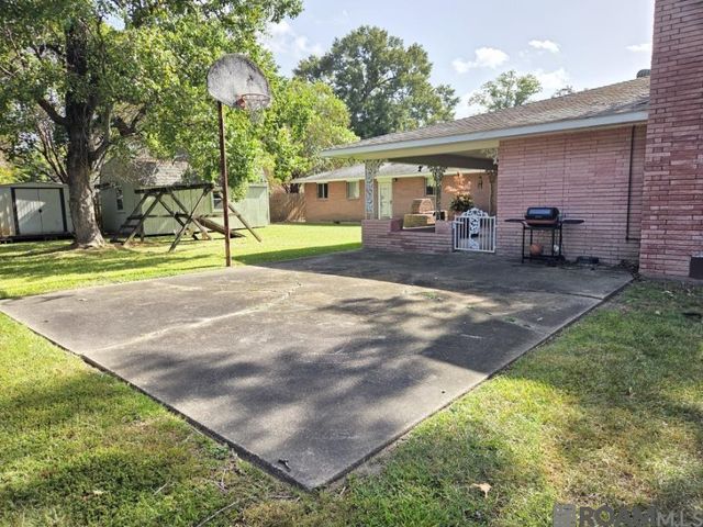 780 Sherwood Forest Blvd, Baton Rouge, LA 70815