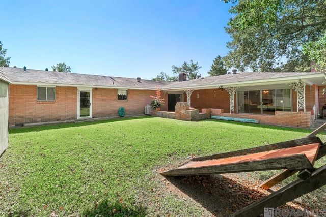 780 Sherwood Forest Blvd, Baton Rouge, LA 70815