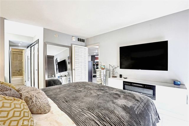 1750 E Ocean Boulevard 101, Long Beach, CA 90802