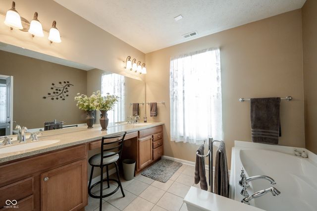 16204 Oliver Street, Fishers, IN 46037