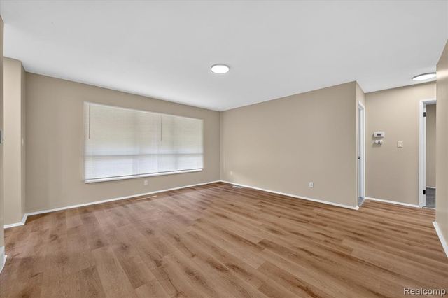 33618 Warren Road, Westland, MI 48185