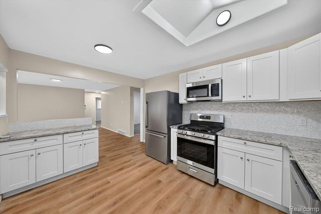 33618 Warren Road, Westland, MI 48185