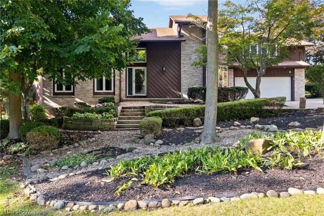 2317 Raintree Street NE, Canton, OH 44705