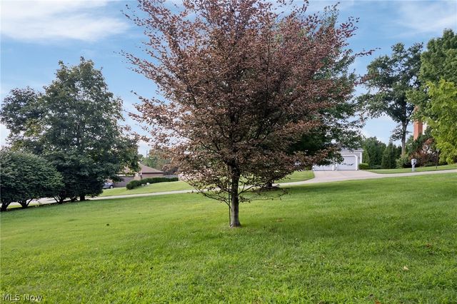 2317 Raintree Street NE, Canton, OH 44705
