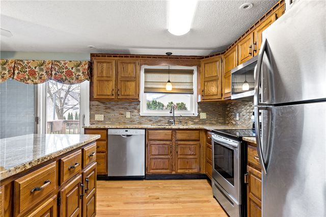 5 Luther Avenue, East Providence, RI 02914