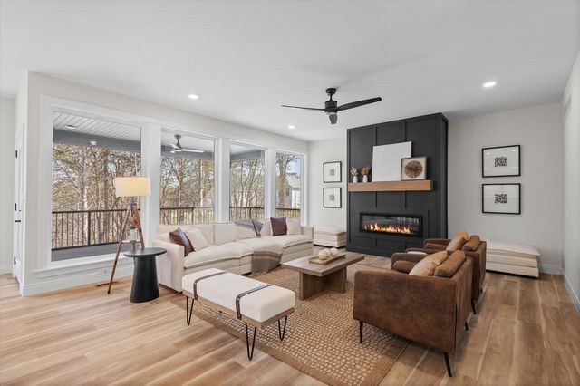 4820 WHISPER CT, Columbia, MO 65203