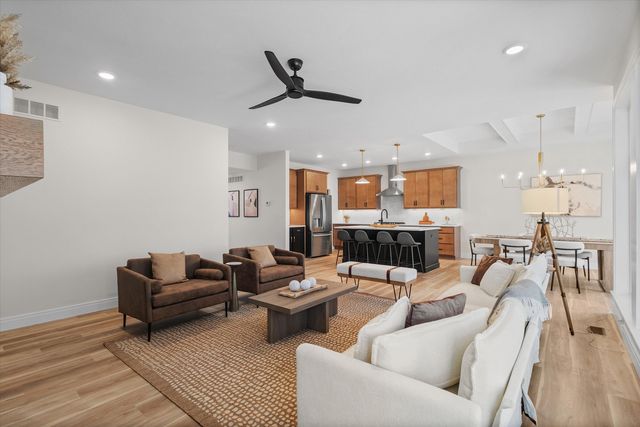 4820 WHISPER CT, Columbia, MO 65203