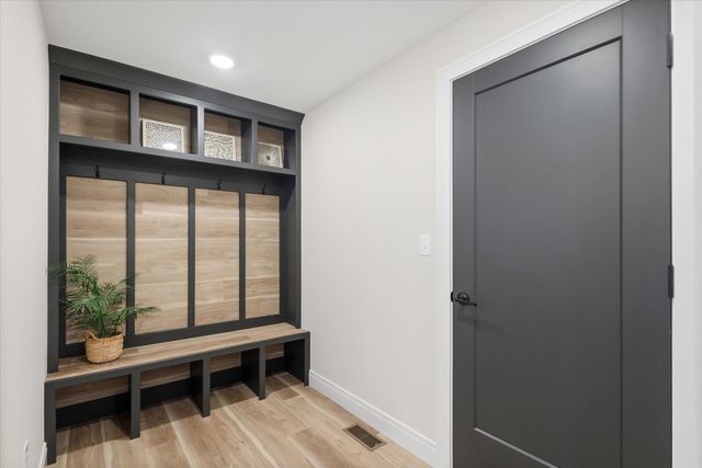 4820 WHISPER CT, Columbia, MO 65203