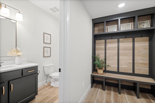 4820 WHISPER CT, Columbia, MO 65203