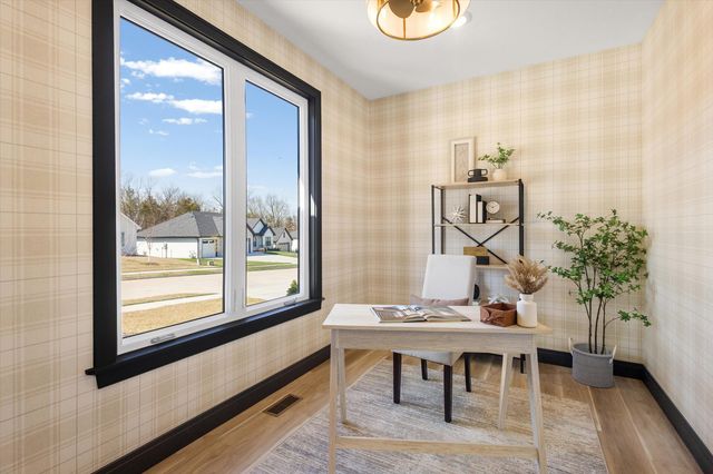 4820 WHISPER CT, Columbia, MO 65203