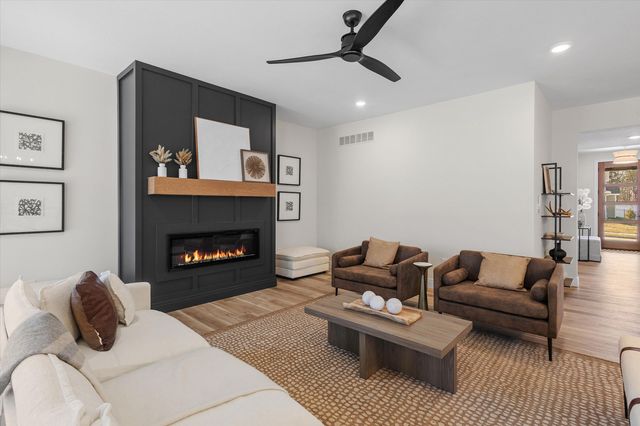 4820 WHISPER CT, Columbia, MO 65203