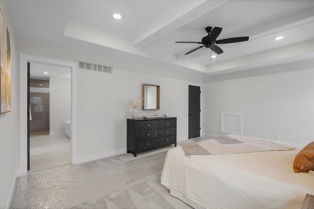 4820 WHISPER CT, Columbia, MO 65203