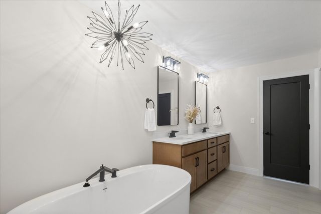 4820 WHISPER CT, Columbia, MO 65203