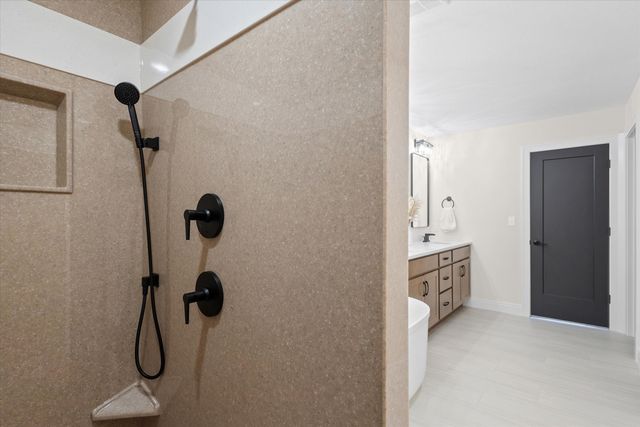 4820 WHISPER CT, Columbia, MO 65203