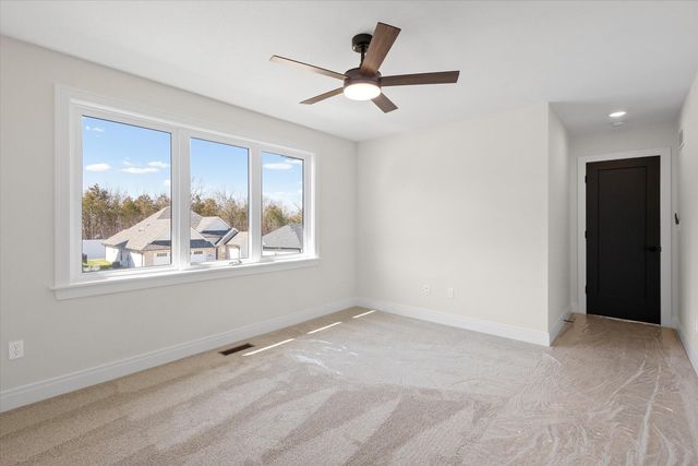 4820 WHISPER CT, Columbia, MO 65203