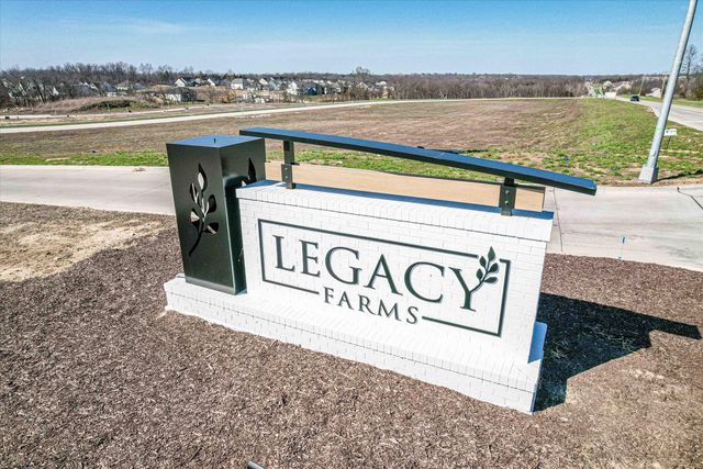 4820 WHISPER CT, Columbia, MO 65203