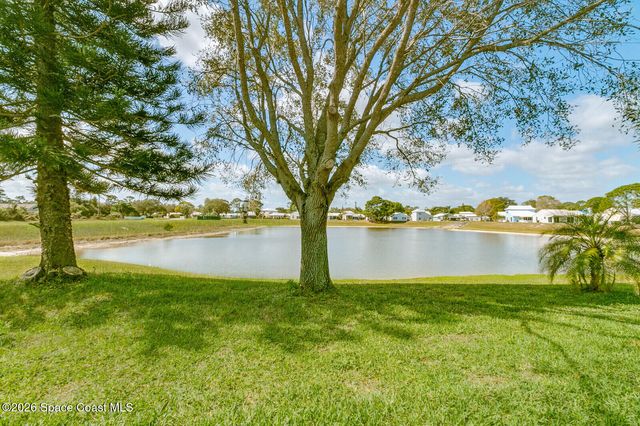 2152 Spring Creek Circle NE, Palm Bay, FL 32905