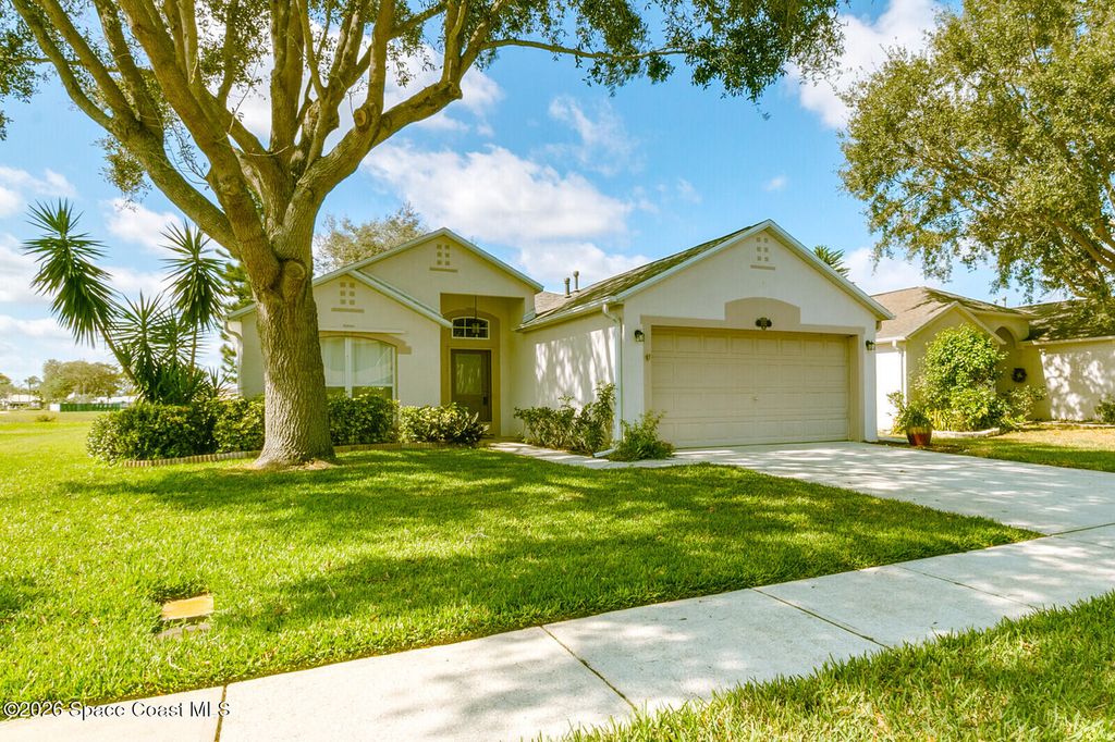 2152 Spring Creek Circle NE, Palm Bay, FL 32905