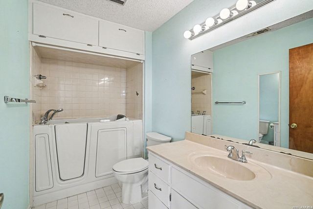 1203 Clearwater, New Braunfels, TX 78130