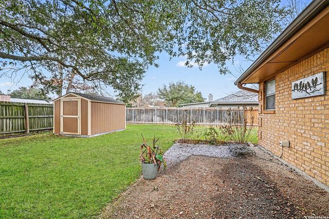 1203 Clearwater, New Braunfels, TX 78130