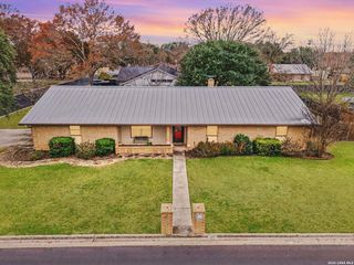 1203 Clearwater, New Braunfels, TX 78130