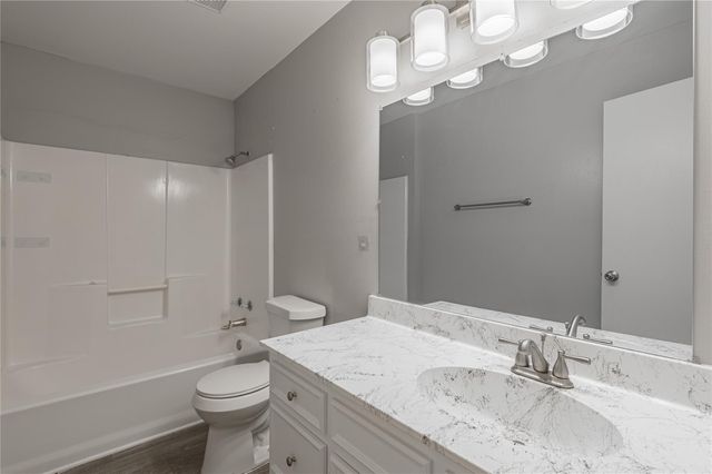 600 Palm Street 16, Huntsville, TX 77340