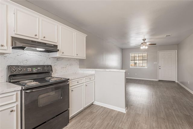 600 Palm Street 16, Huntsville, TX 77340