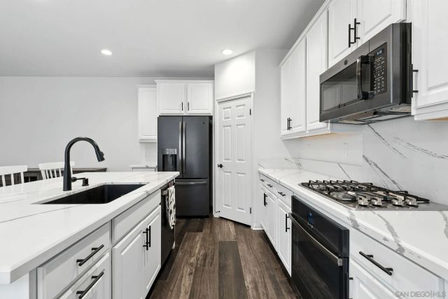 32005 Radiant Dr, Temecula, CA 92591