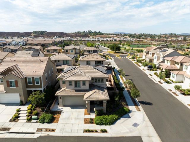 32005 Radiant Dr, Temecula, CA 92591