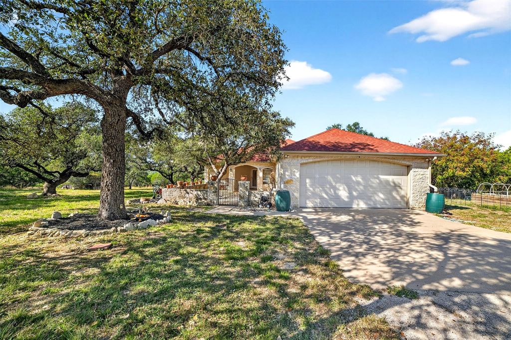 116 Grey Fox LN, Bertram, TX 78605