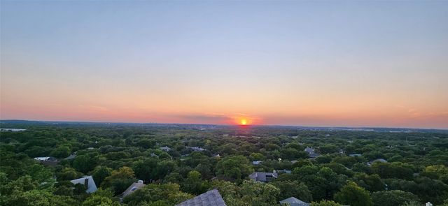 900 Crowley Road, Arlington, TX 76012