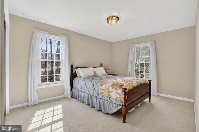 10223 CEDAR POND DR, Vienna, VA 22182