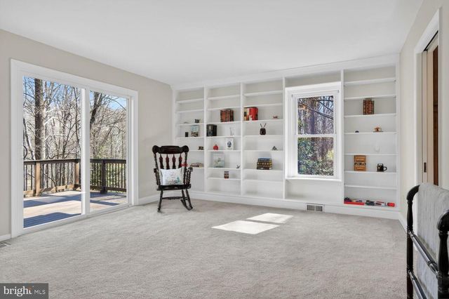 10223 CEDAR POND DR, Vienna, VA 22182