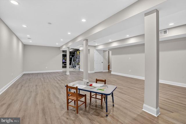 10223 CEDAR POND DR, Vienna, VA 22182