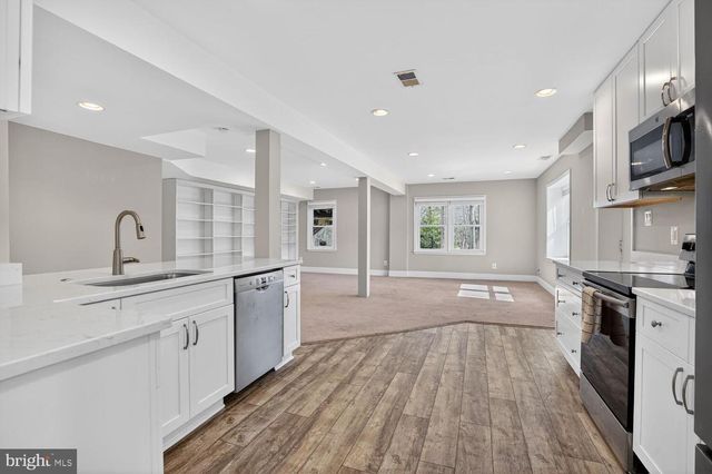 10223 CEDAR POND DR, Vienna, VA 22182