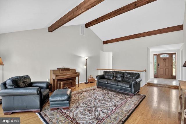 10223 CEDAR POND DR, Vienna, VA 22182