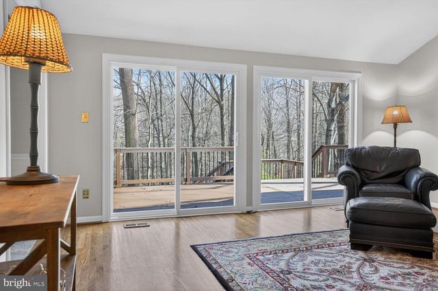 10223 CEDAR POND DR, Vienna, VA 22182