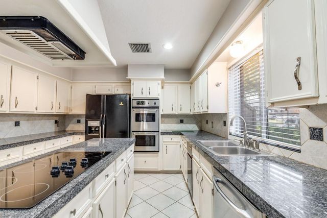 10222 Ella Lee Lane, Houston, TX 77042